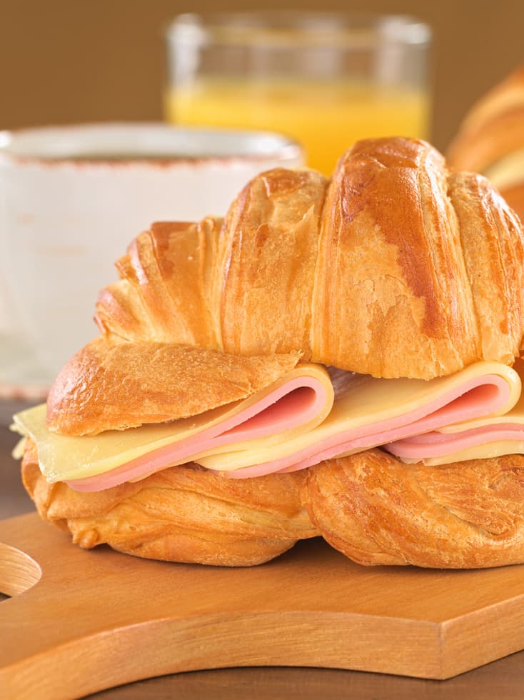 CROISSANT AU JAMBON CUIT ET AU FROMAGE